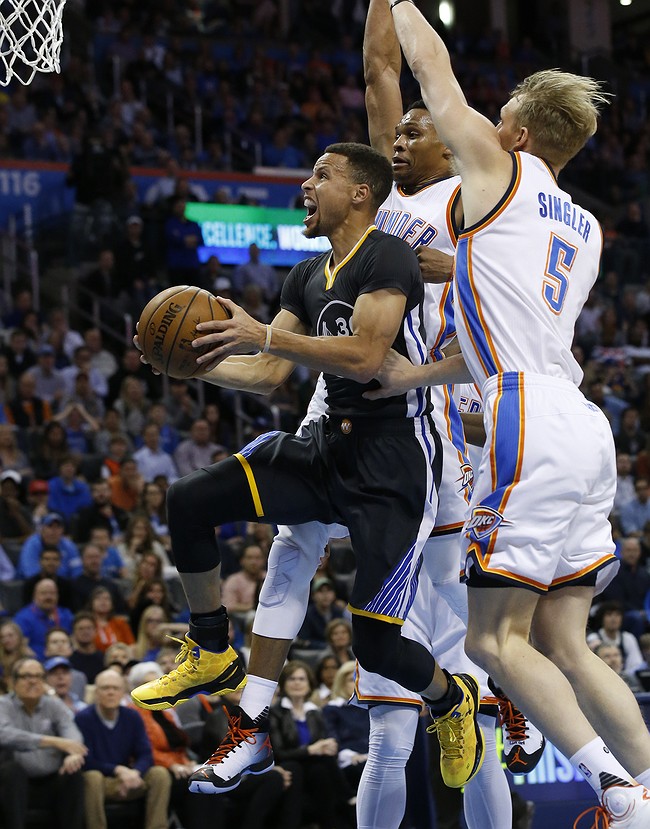 Stephen Curry Has Record-Setting Night, Peers in Awe