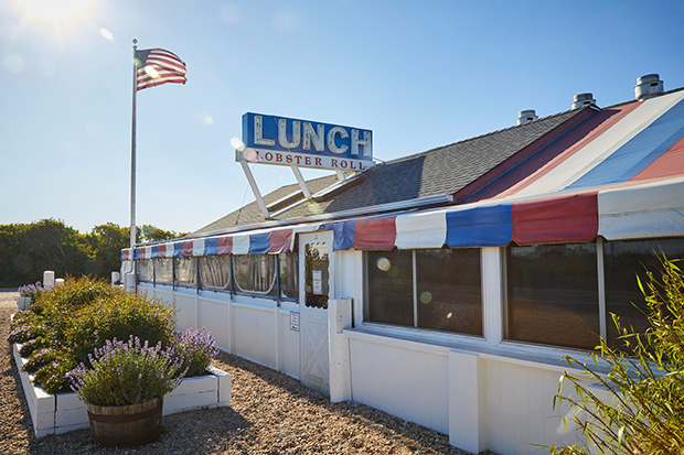 Amagansett Restaurant Named Best Lobster Roll in New York | LongIsland.com